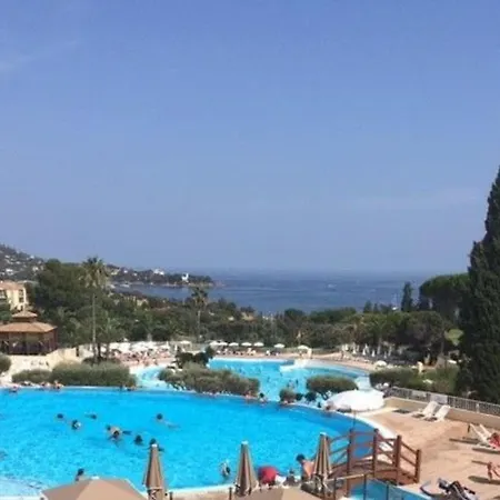 Cap Esterel C9 - Avec Terrasse Et Parking Privatif *